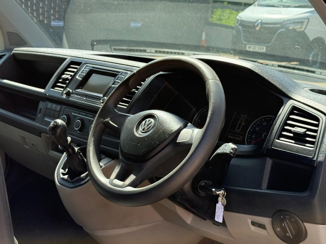 VOLKSWAGEN TRANSPORTER 2.0 TDI T32 BLUEMOTION TECH STARTLINE FWD LWB EURO 6 S S...